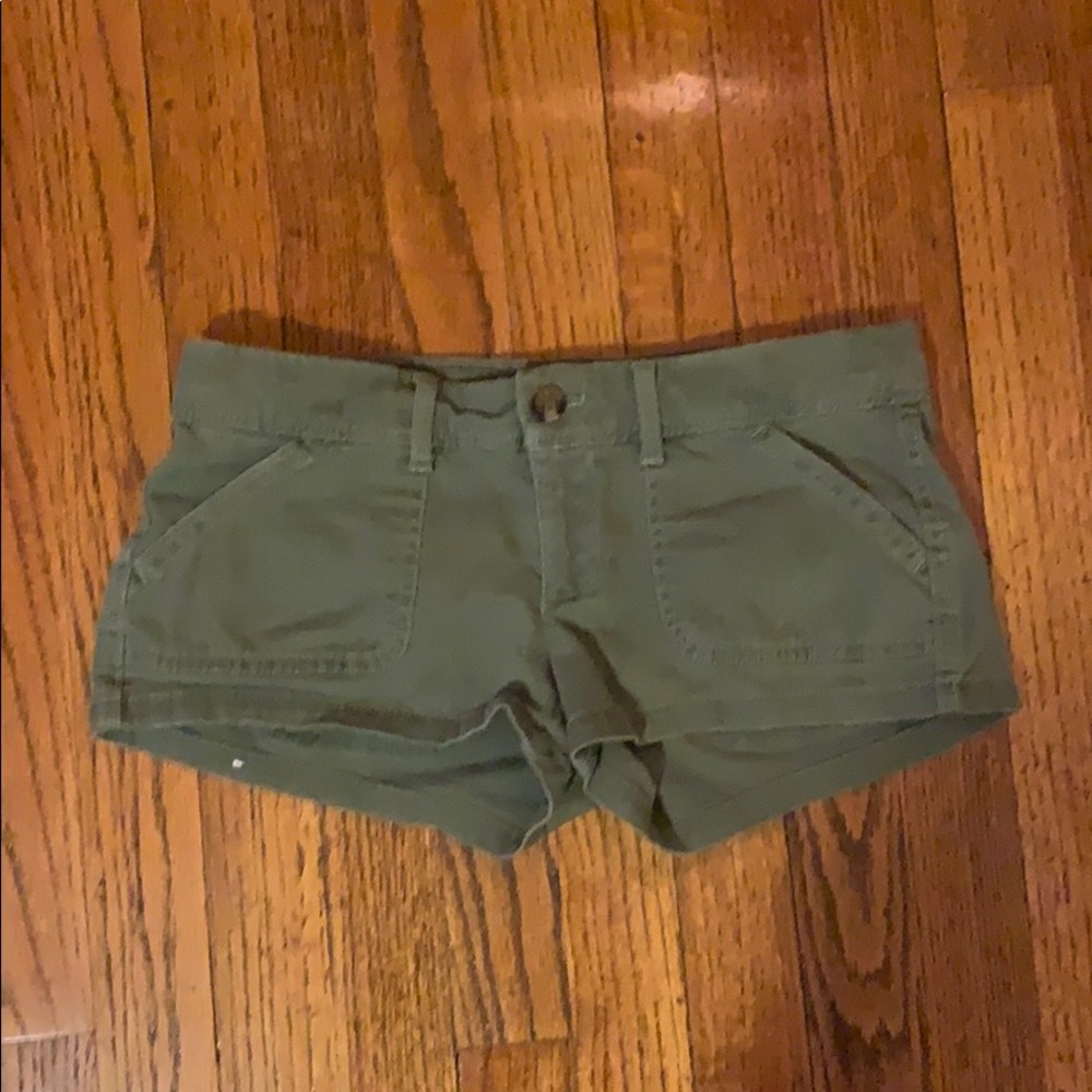 HOLLISTER SO CAL STRETCH GREEN JEAN SHORTS (NEW)